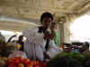 Sudan Suakin veggie vendor.jpg (24184 bytes)